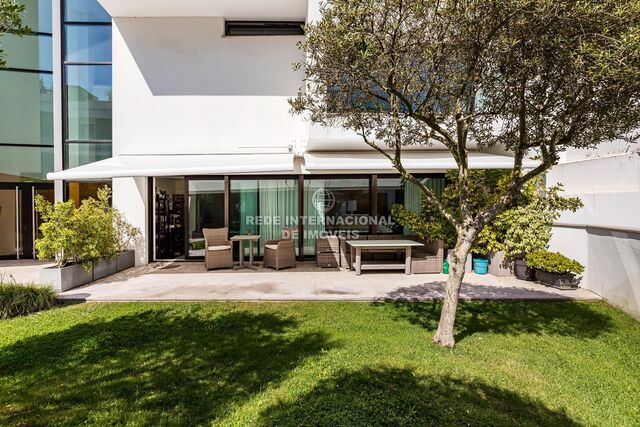 Apartment 2 bedrooms Luxury Restelo Belém Lisboa - air conditioning, ground-floor, terrace, garden, fireplace, swimming pool, garage, gated community