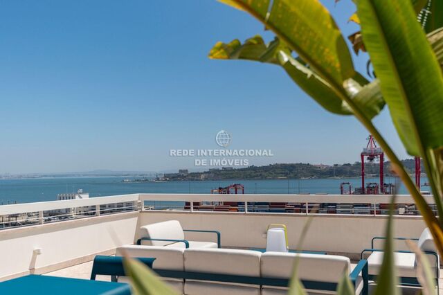 Apartment T2 Janelas Verdes Estrela Lisboa - kitchen, air conditioning, terrace, balcony, store room