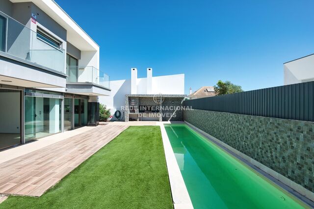 House nieuw V4 Marisol Corroios Seixal - swimming pool, barbecue, fireplace, balconies, garage, air conditioning, balcony, garden