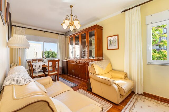 Apartment new excellent condition 2 bedrooms Encarnação Lisboa - air conditioning, kitchen