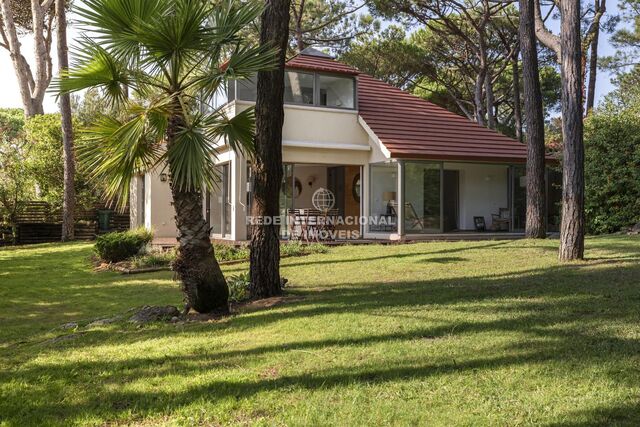 House Refurbished 2 bedrooms Quinta da Marinha Cascais - air conditioning, balcony, garden, terrace, equipped kitchen, parking lot