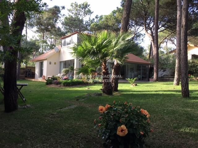 House Refurbished V2 Quinta da Marinha Cascais - air conditioning, balcony, garden, terrace, equipped kitchen, parking lot