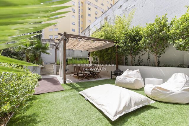 Apartment 3 bedrooms Entrecampos Avenidas Novas Lisboa - gardens, swimming pool, alarm, garden, barbecue, air conditioning