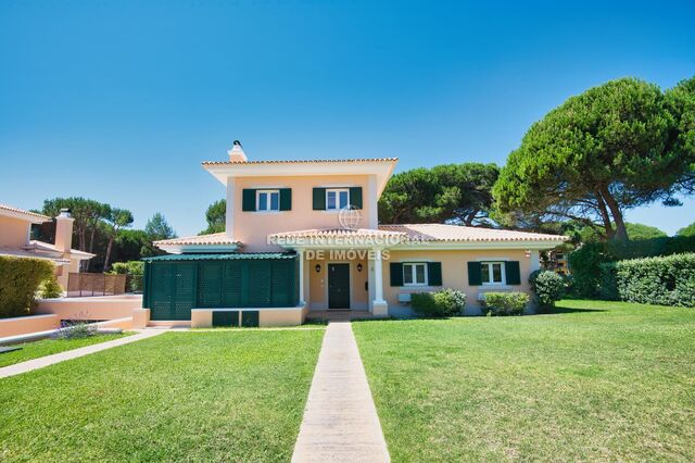 House V5 Luxury Quinta da Marinha Cascais - swimming pool, garden, tennis court, air conditioning, private condominium, fireplace, terrace, garage, balcony