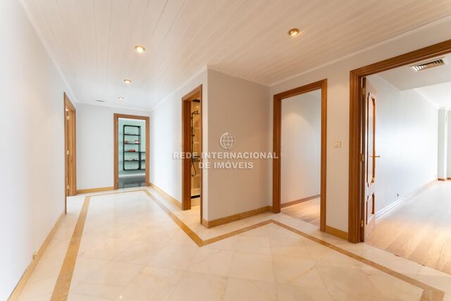 Apartamento T2 Areeiro Lisboa - arrecadação, equipado, ar condicionado