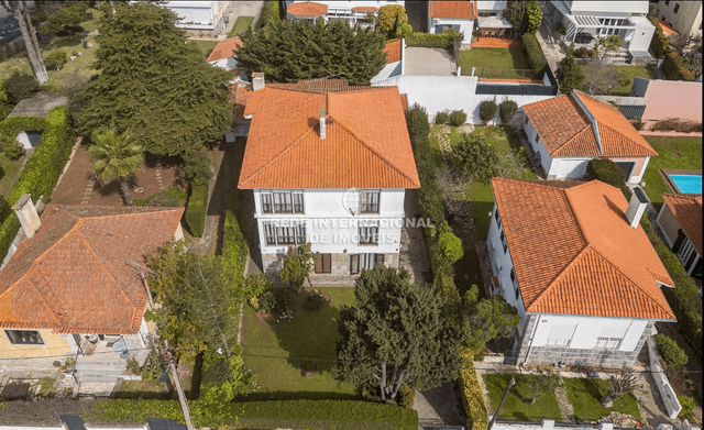 House V5 in the center Cascais - garden, garage, fireplace, swimming pool, tennis court