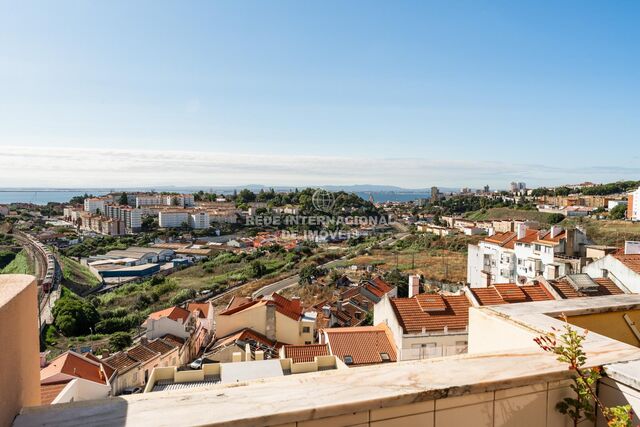 Apartment 3 bedrooms Beato Lisboa - air conditioning, terrace, store room, terraces, fireplace, equipped