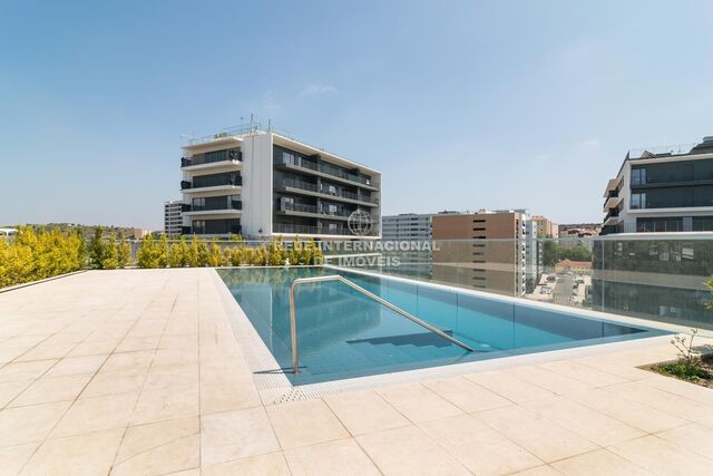 Apartamento T4 Parque das Conchas Lumiar Lisboa - jardim, piscina