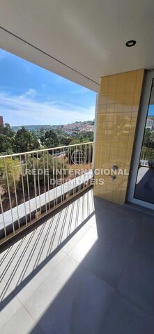 Apartment T2 neue Carnaxide Oeiras - store room, alarm, air conditioning, garden, swimming pool, gardens, balcony