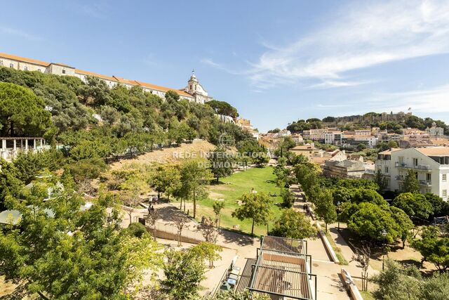 House V5 nouvelle in the center Graça Lisboa - balcony, air conditioning, equipped kitchen, garden, garage