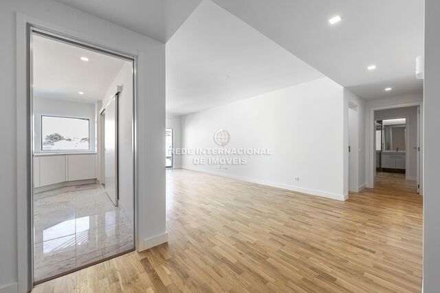 Apartamento T3 de luxo no centro Campo Grande Lisboa - arrecadação, ar condicionado, varanda, piso radiante, lugar de garagem, jardim