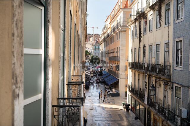 Apartment T5 in the center Baixa Santa Maria Maior Lisboa - store room, balcony, balconies