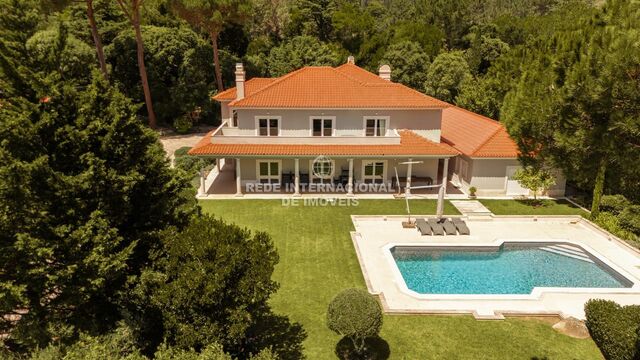 House Luxury 6 bedrooms Penha Longa Sintra - balcony, swimming pool, fireplace, garden, tennis court, air conditioning, equipped kitchen