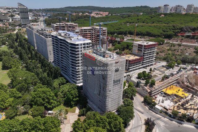 Apartment T2 Miraflores Oeiras - garden, parking lot, balcony