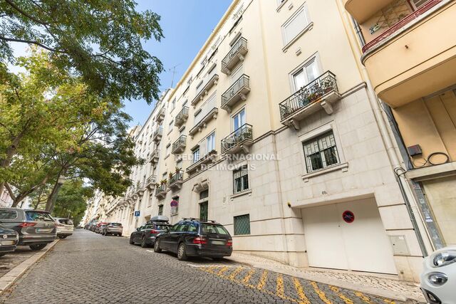 Apartamento no centro T6 Avenida da Liberdade Santo António Lisboa - varanda, muita luz natural, jardim, garagem, arrecadação