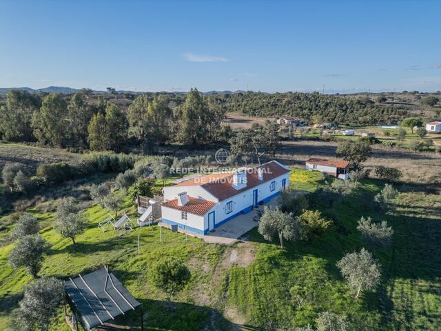 Quinta V2 Mosqueirões Grândola - piscina, painéis solares, furo, jardim, poço, equipada, lareira