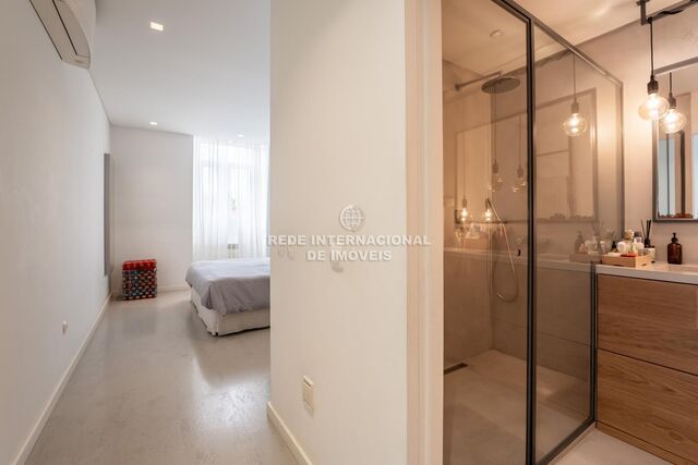 Apartment 3 bedrooms Modern Estrela Lisboa - air conditioning, garage, store room, garden