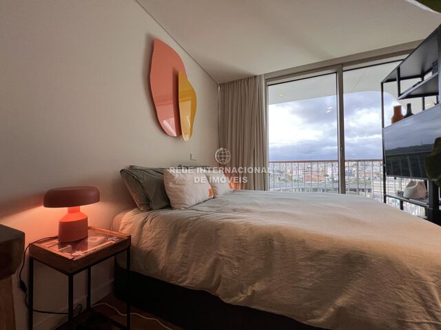 Apartamento T0 Duplex Campolide Lisboa - terraços, ar condicionado, piscina, jardins, alarme, varandas