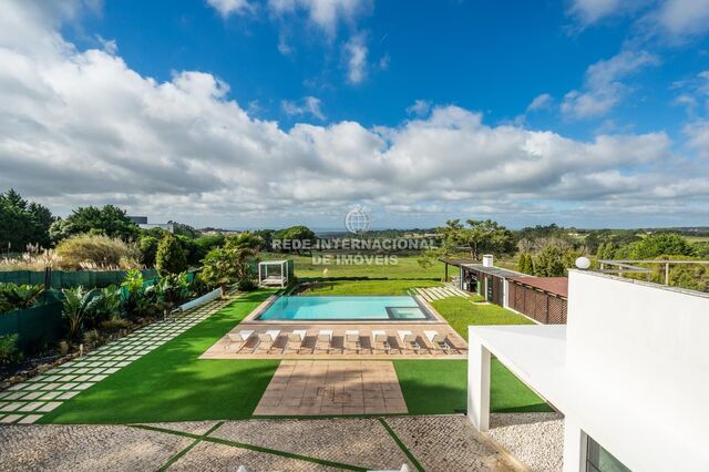 House Modern V7 Janas São Martinho Sintra - garden, swimming pool, air conditioning, barbecue, alarm, fireplace, turkish bath, playground