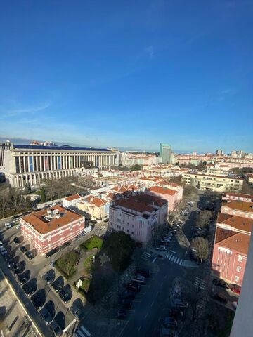 Apartment in the center T5 Avenidas Novas Lisboa - balcony, air conditioning