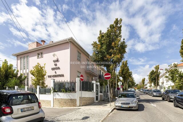 House Benfica Lisboa - alarm, air conditioning, garden, gardens, balcony, balconies, terrace