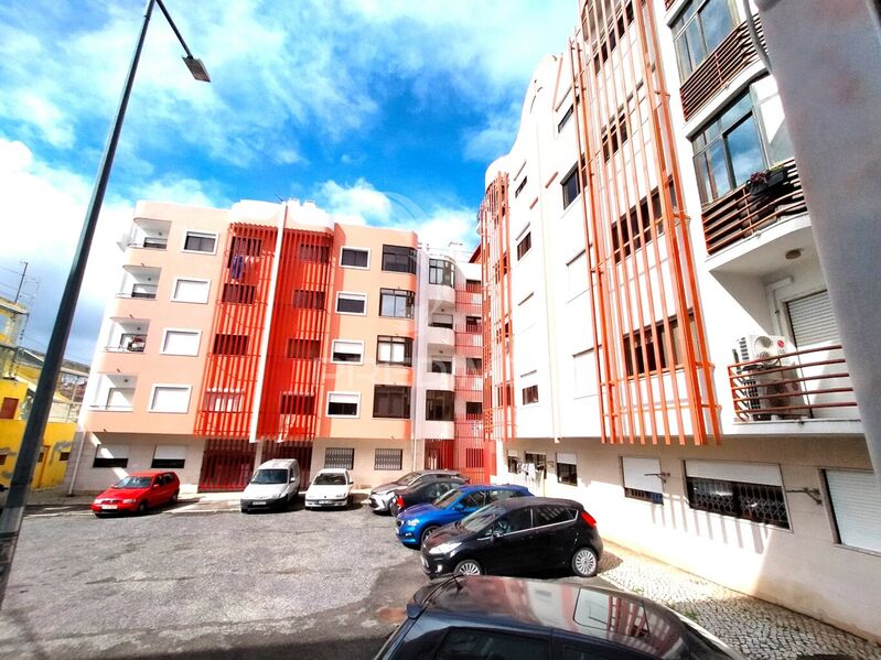 Apartment Refurbished 2 bedrooms Águas Livres Amadora - garden, double glazing, air conditioning
