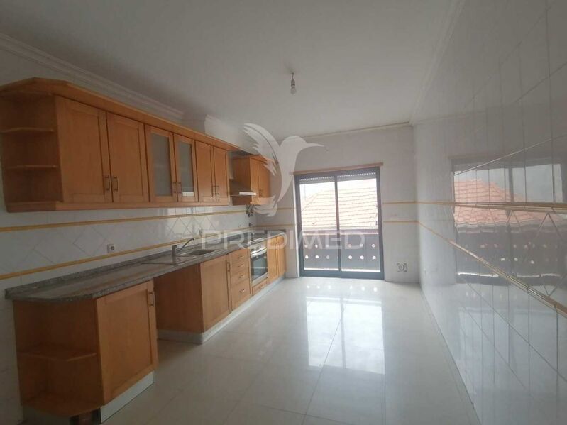 Apartment spacious 2 bedrooms Moita - garage, fireplace, store room
