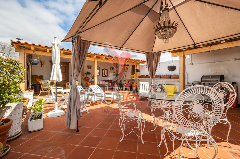 Prédio Remodelado zona histórica Alcobaça - terraço, sótão