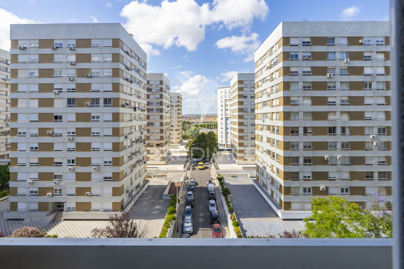 Apartment T3 Loures - garden, garage, swimming pool, double glazing, tennis court, parking lot, store room, air conditioning
