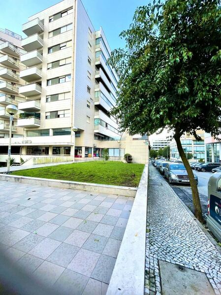 Apartment 2 bedrooms Braga - garage, kitchen, air conditioning, terrace, store room