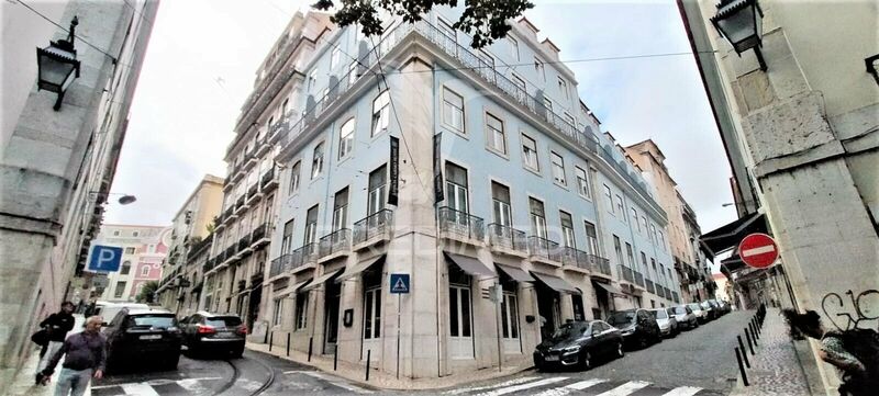 апартаменты T2 в центре Santa Maria Maior Lisboa - экипированная кухня