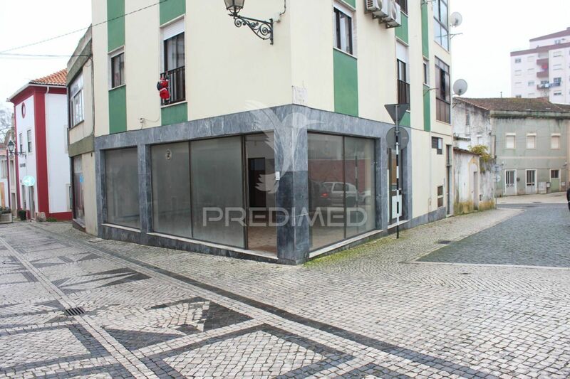 Shop Rio Maior - storefront