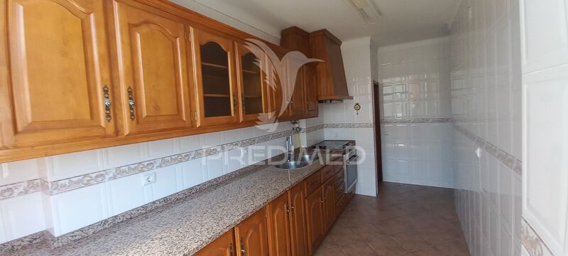 Apartamento no centro T3 Santo António da Charneca Barreiro - marquise