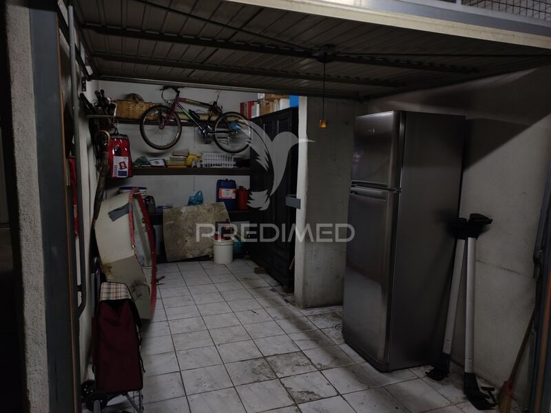 Garage with 16sqm Almada - easy access