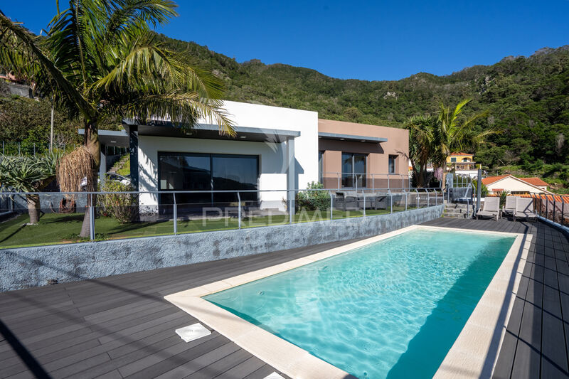 House V3 Single storey Caniçal Machico - barbecue, garden, garage, swimming pool