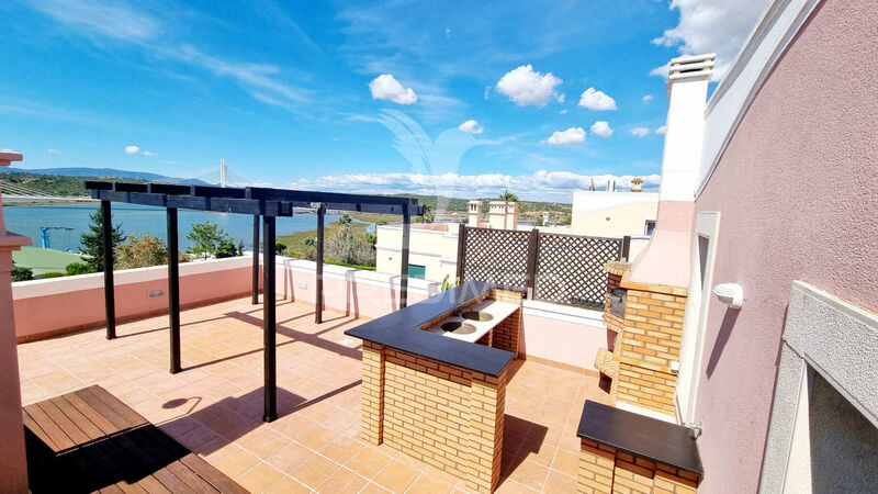 Apartamento em excelente estado T3 Lagoa (Algarve) - varanda, lareira, zonas verdes, garagem, jardim, ar condicionado, terraço, arrecadação