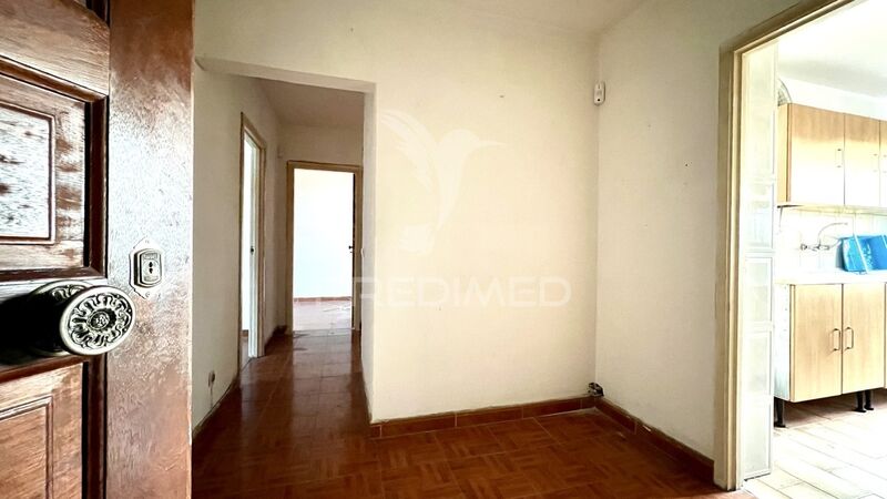 Apartment Modern for remodeling 4 bedrooms Moita - 5th floor