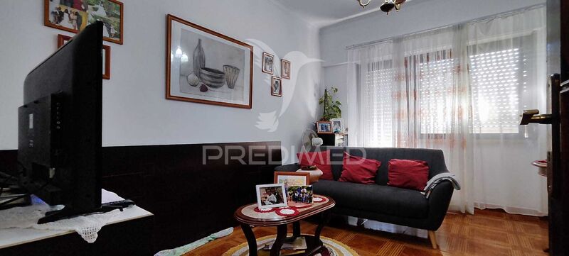 Apartamento em bom estado T3 Odivelas - varanda