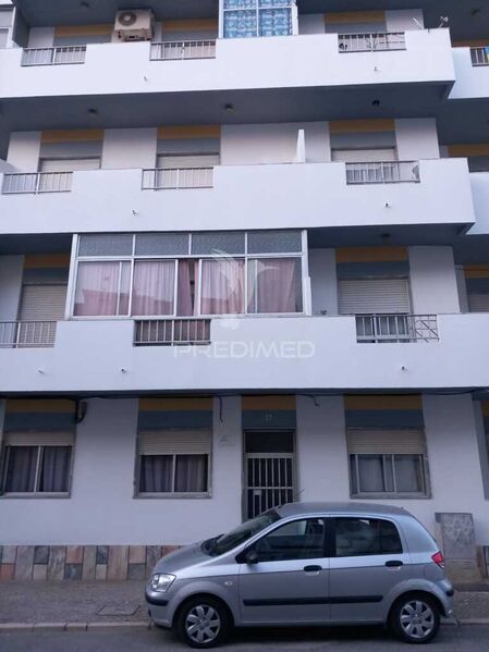 Apartment T2 in the center Quarteira Loulé - 2nd floor, equipped, balcony