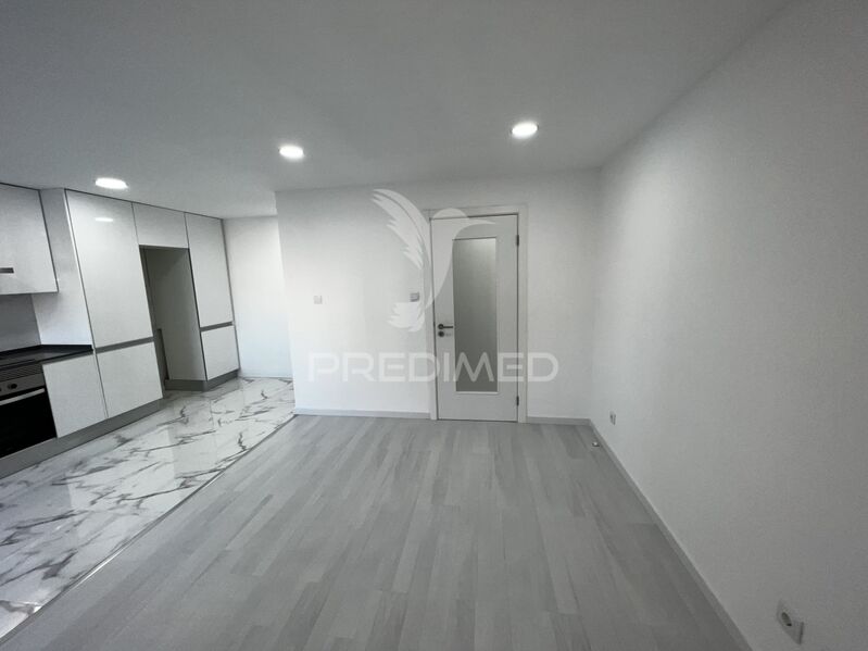 Apartment Modern well located 2 bedrooms Amora Seixal - balcony, balconies, kitchen