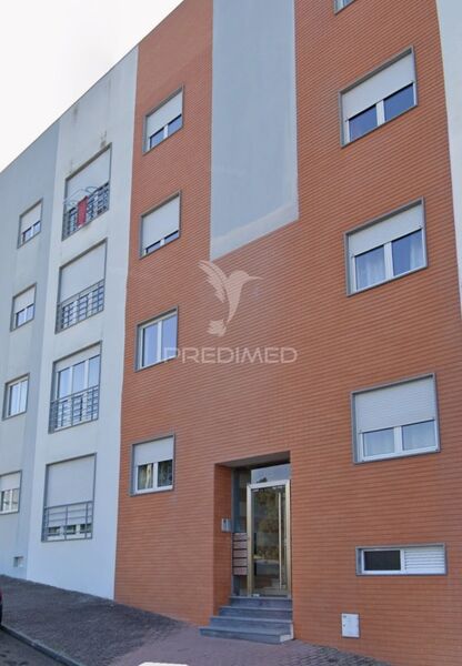 Apartamento T2 com boas áreas Portalegre - garagem, arrecadação, lareira, ar condicionado