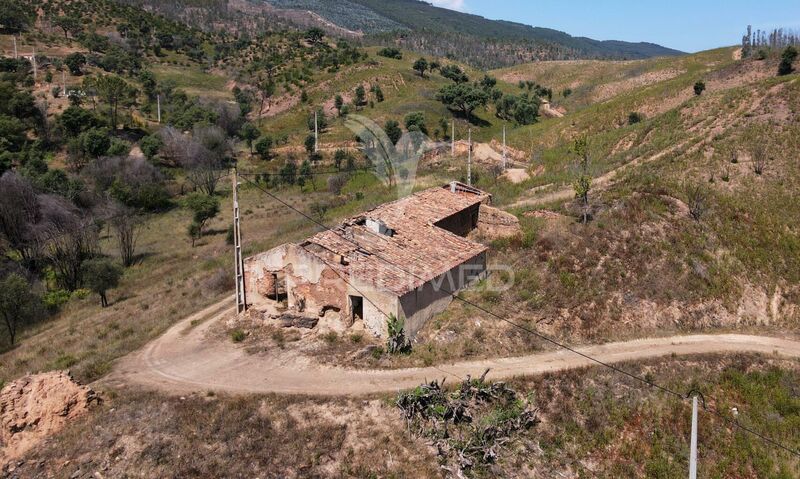 Farm 6 bedrooms Sabóia Odemira - water, electricity, cork oaks, well