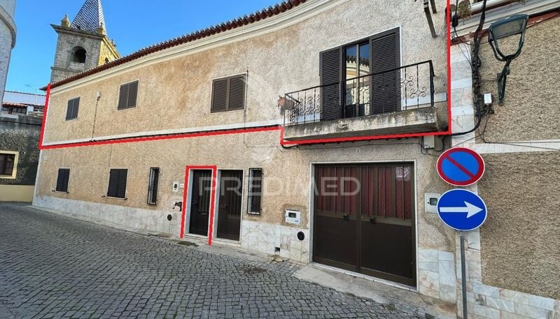 Apartment T3 in the center Fronteira - 1st floor, balcony, terrace