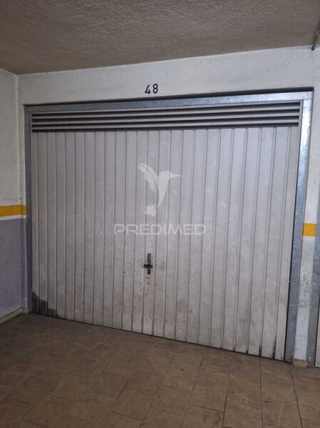 Garage box with 19.50sqm Almada