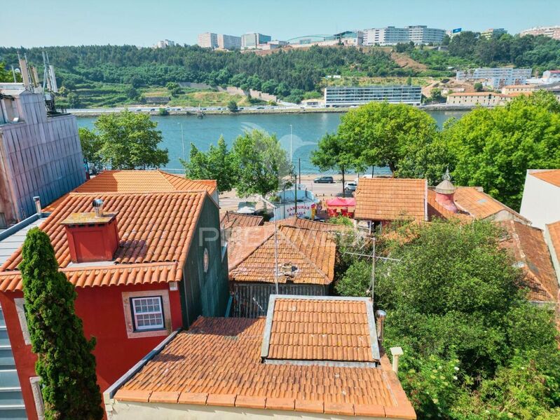 Building 4 bedrooms city center Porto - privileged location