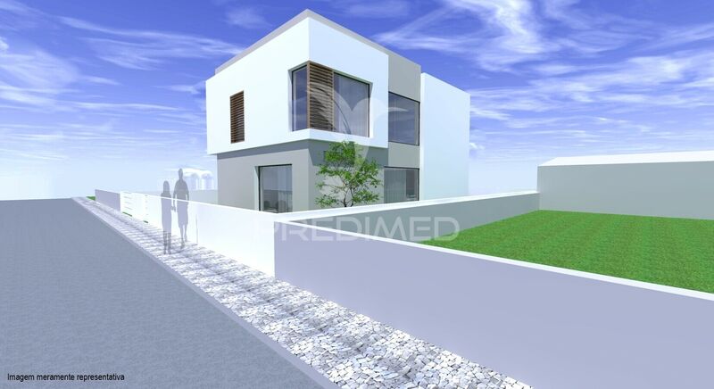 House V4 Modern Fernão Ferro Seixal - solar panels, double glazing, alarm, barbecue, swimming pool