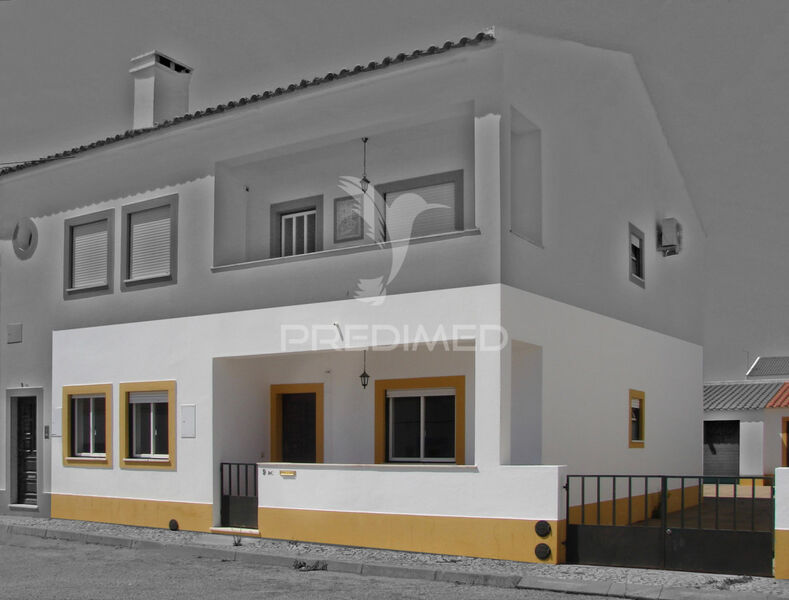 House 3 bedrooms in good condition Canaviais Évora - backyard, fireplace, garage