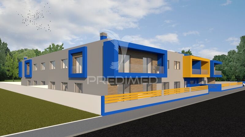 Apartment T2 Setúbal - garden, double glazing, parking lot, solar panels, barbecue