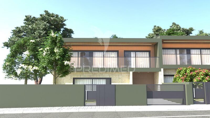 Moradia V4 em construção Travassós Fafe - terraço, jardim, garagem