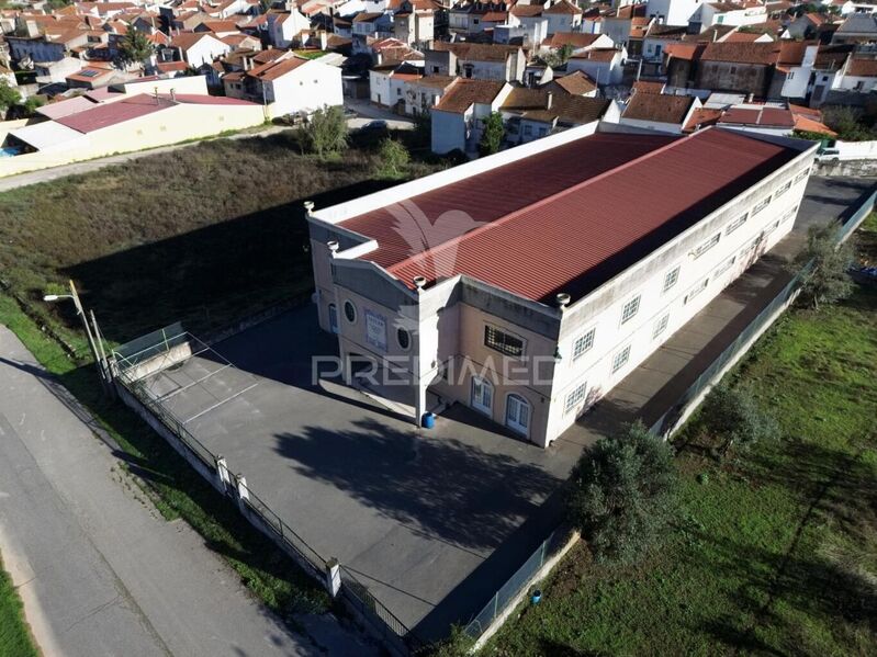 Armazém Moderno com 1405.24m2 Minde Alcanena - wc, alarme, fácil acesso, vestiário, recepção